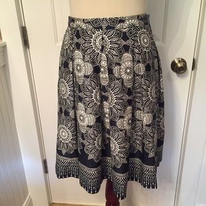 CHRISTIAN FRANCIS ROTH SKIRT FULL BLACK WHITE FLORAL Size 6